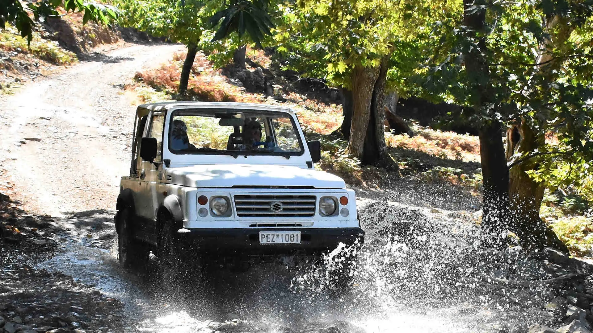 STRATA TOURS 001 - Jeep - 75 % optimalizált STRATA TOURS 001 Jeep 75 % optimalizált