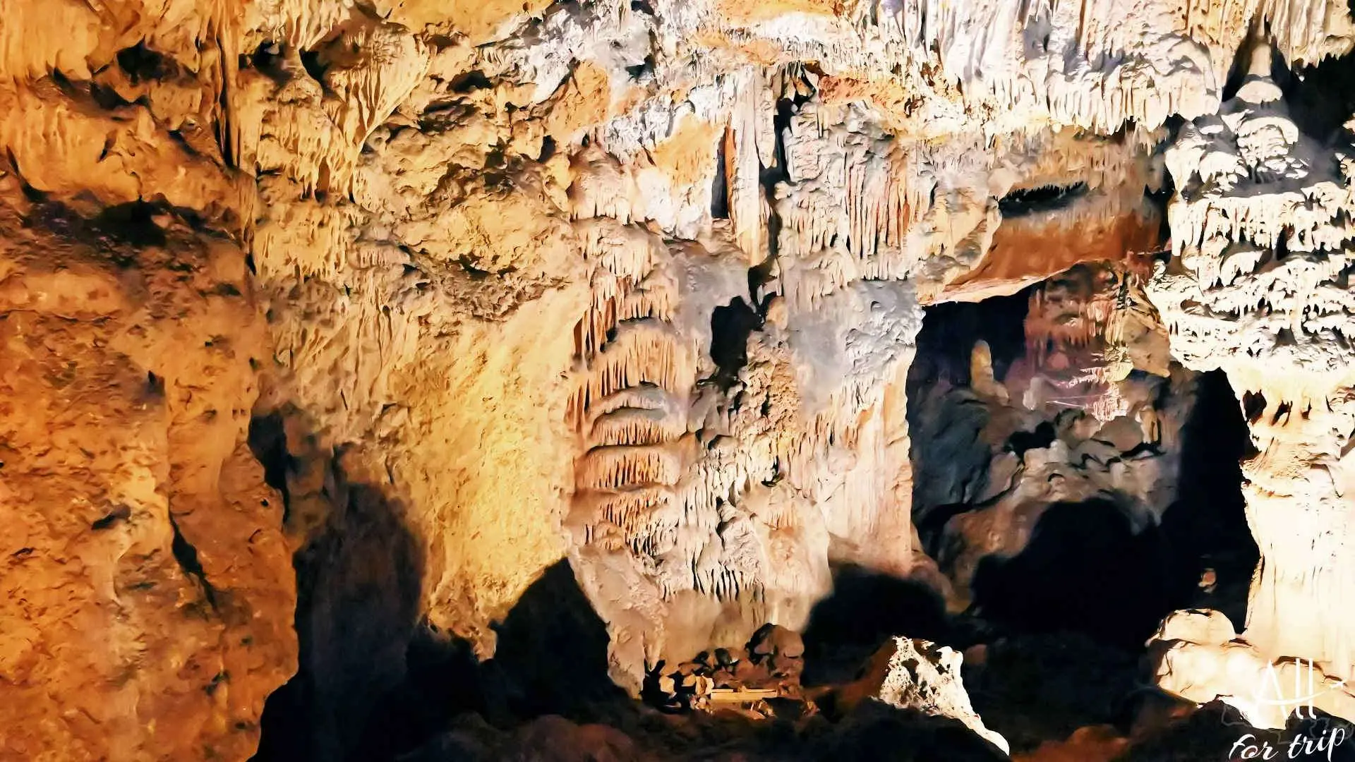 Sfendoni Cave in Zoniana - photo 8